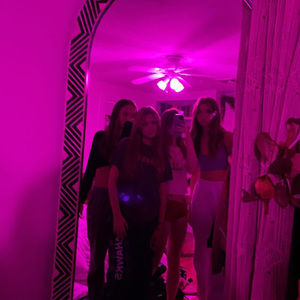 Meet your Posher, Elle